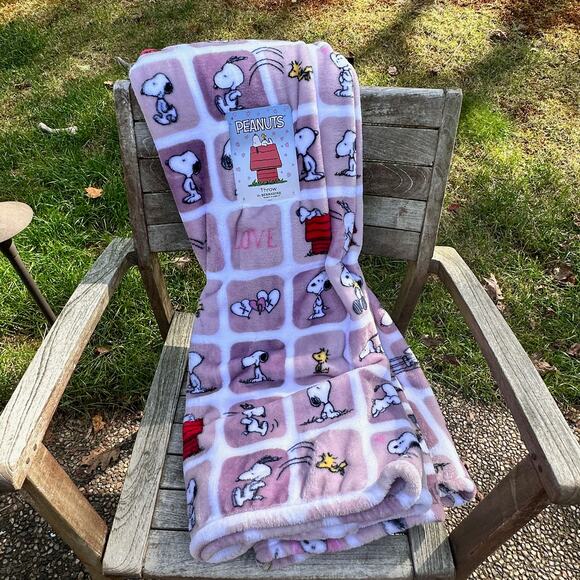 Peanuts Snoopy Woodstock Valentines 60 x 70 PURPLE Throw Blanket Hearts Love NWT - Picture 1 of 10